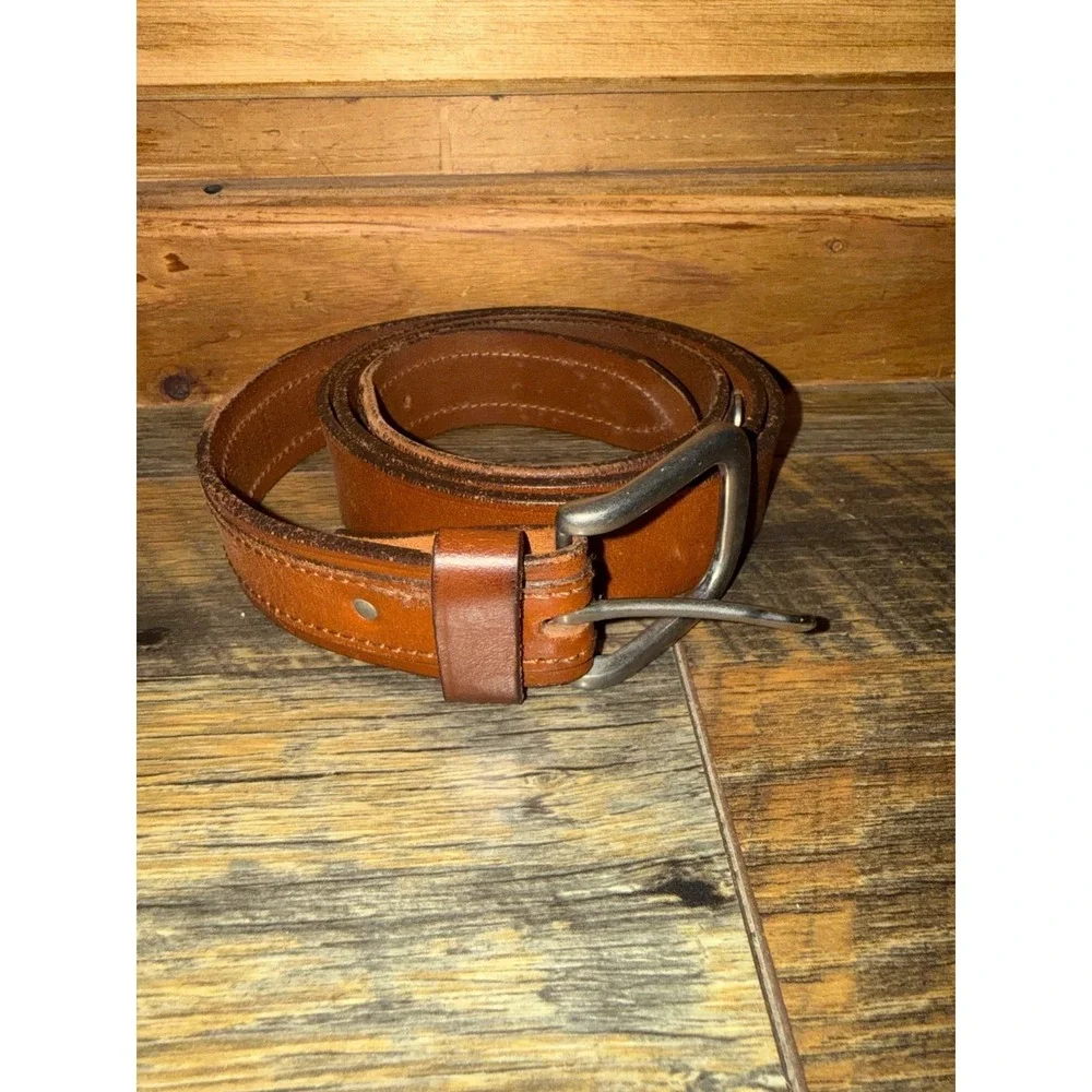LAUREN Ralph Lauren Leather Belt Featuring A Stirrup-Inspired Design Size 42‎